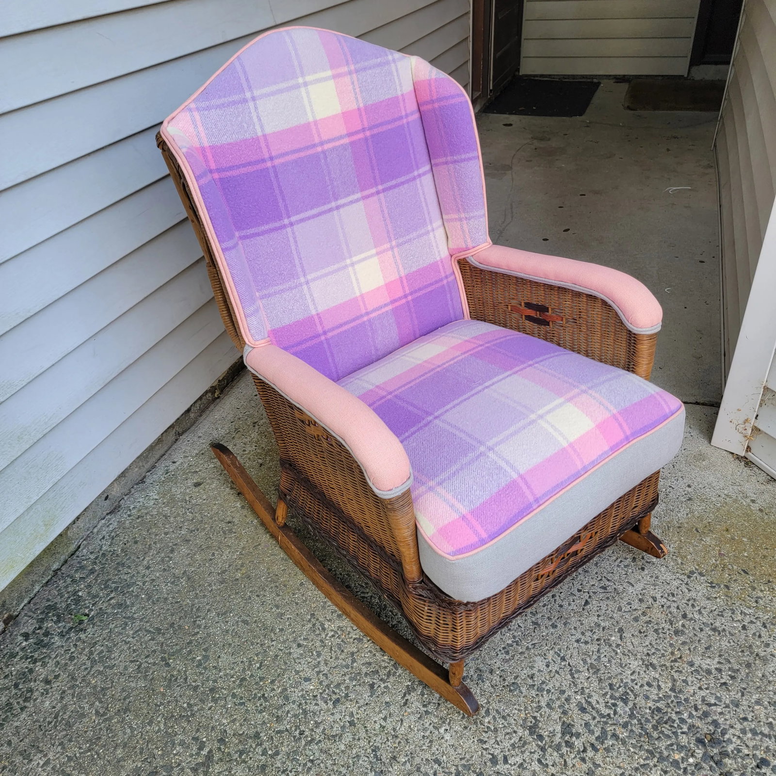 1920s Vintage Wicker and Rattan Rocker Attributed to Heywood Brothers and Wakefield - 13