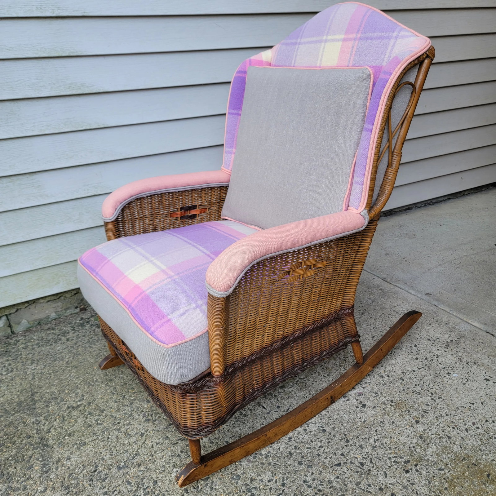 1920s Vintage Wicker and Rattan Rocker Attributed to Heywood Brothers and Wakefield - 4