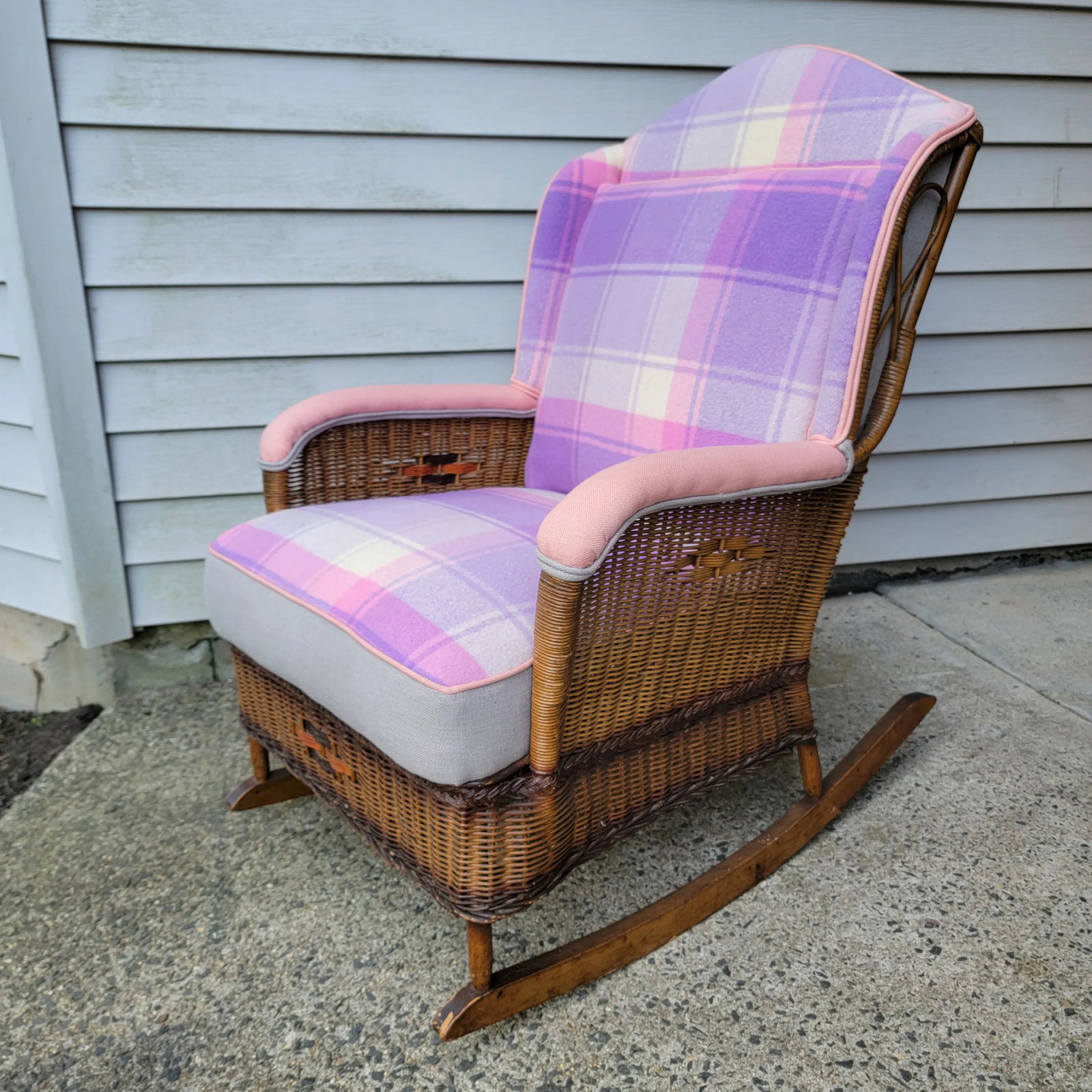 1920s Vintage Wicker and Rattan Rocker Attributed to Heywood Brothers and Wakefield - 9