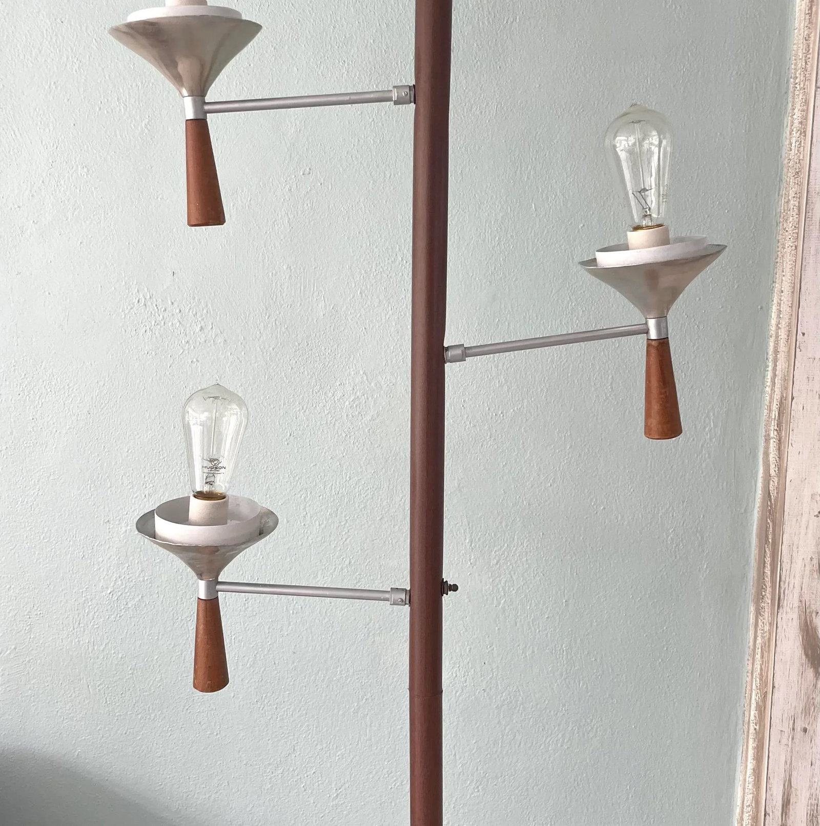 Mid-Century Tension Light With Three Adjustable Lights in Aluminum and Walnut - 3