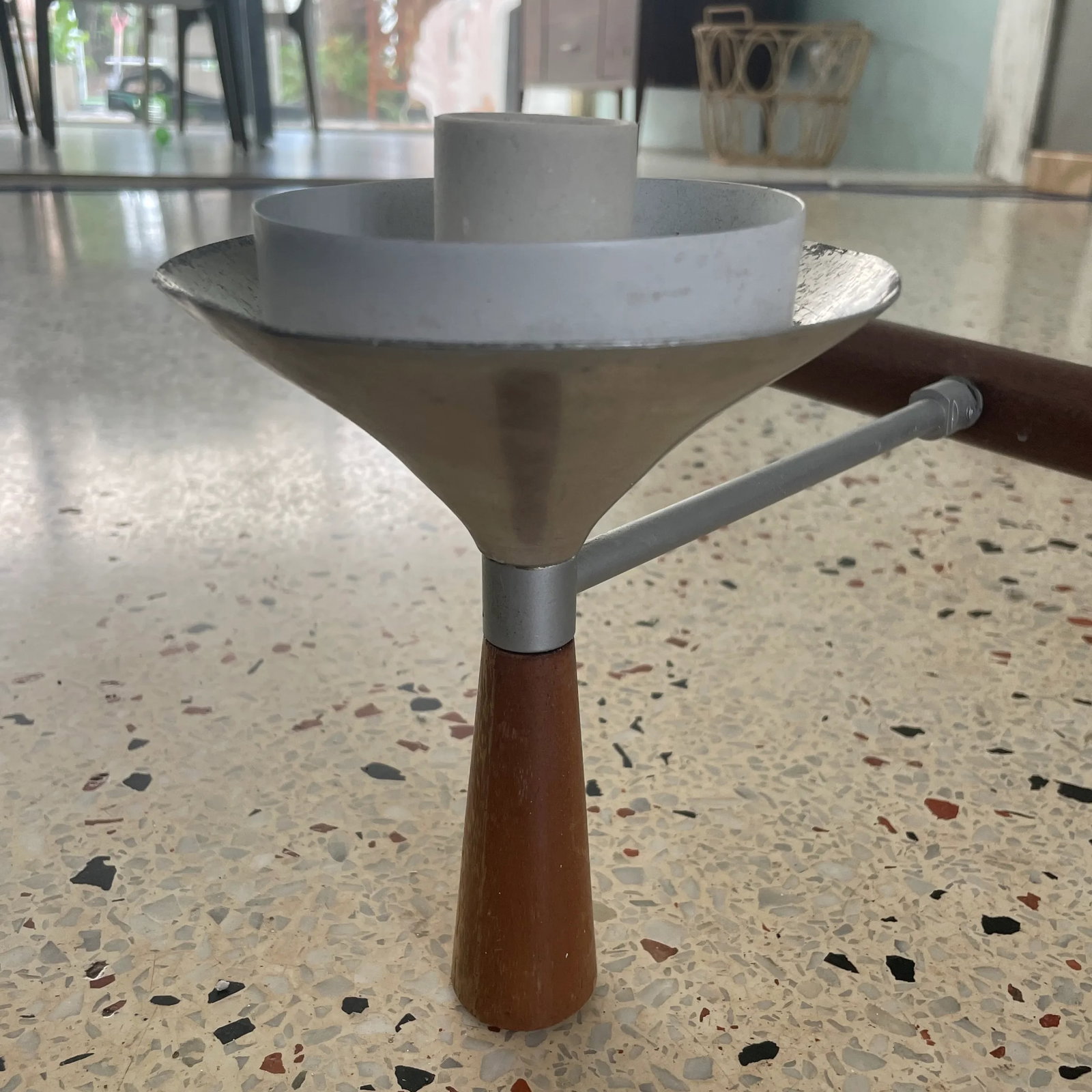 Mid-Century Tension Light With Three Adjustable Lights in Aluminum and Walnut - 5