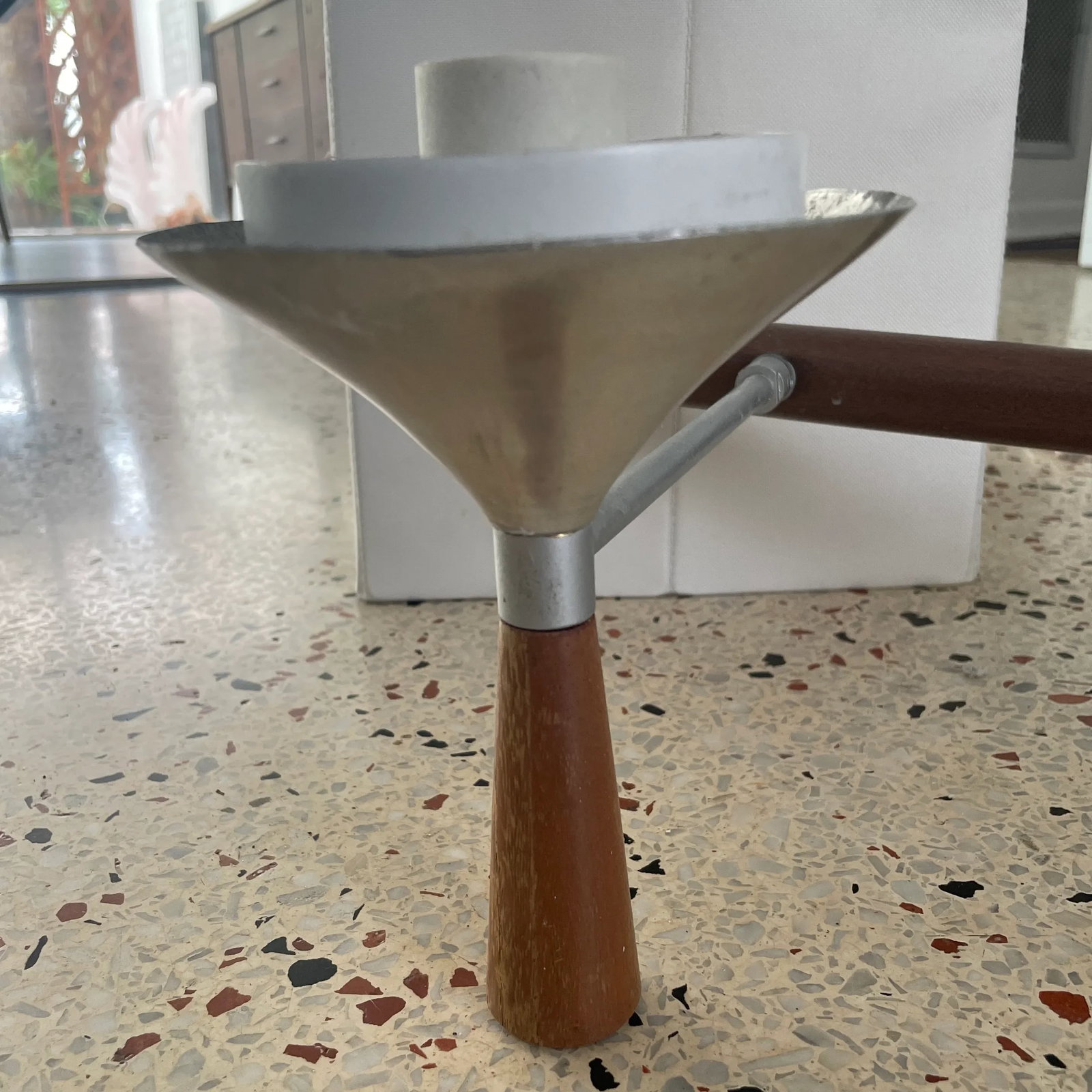 Mid-Century Tension Light With Three Adjustable Lights in Aluminum and Walnut - 6