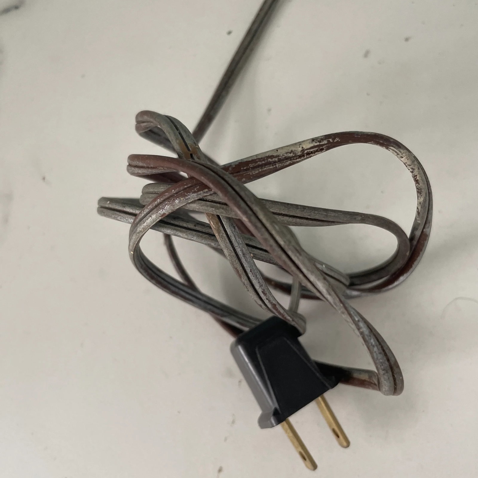 Mid-Century Tension Light With Three Adjustable Lights in Aluminum and Walnut - 7