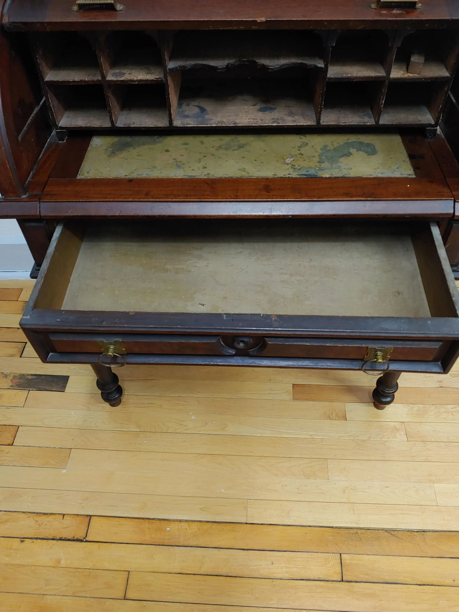 Antique 19th Century Mahogany Renaissance Revival Banker's Cylinder Secretary Desk - 10