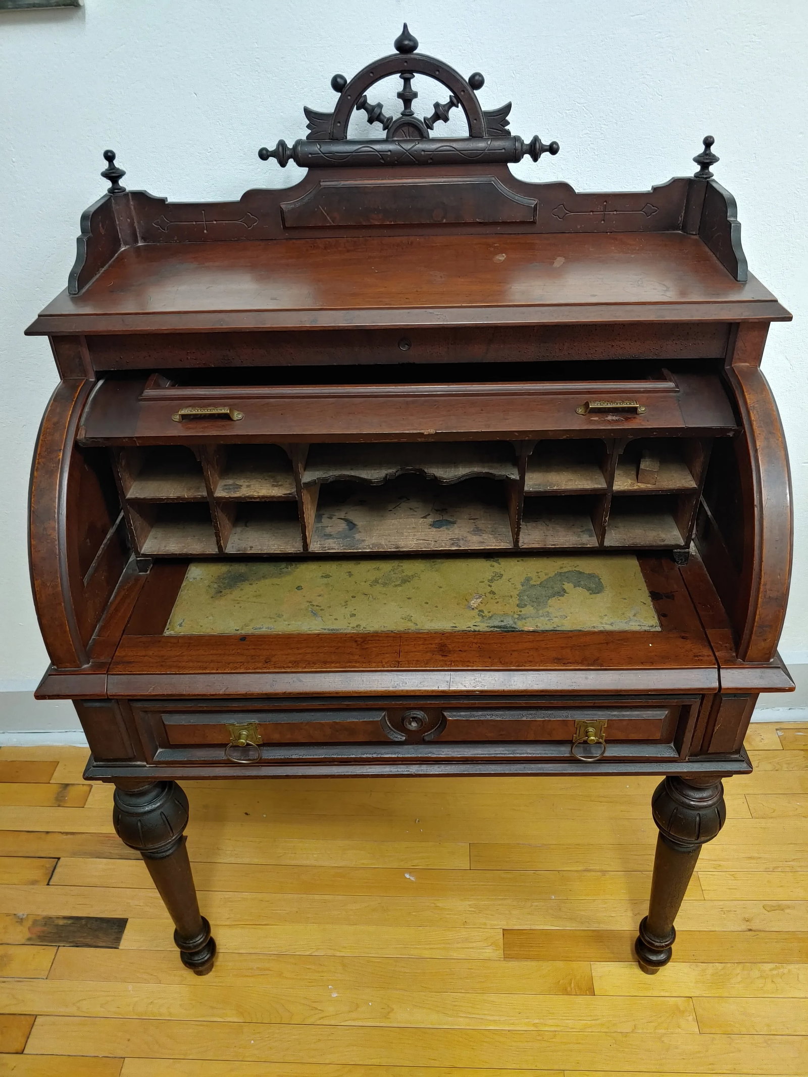 Antique 19th Century Mahogany Renaissance Revival Banker's Cylinder Secretary Desk - 3