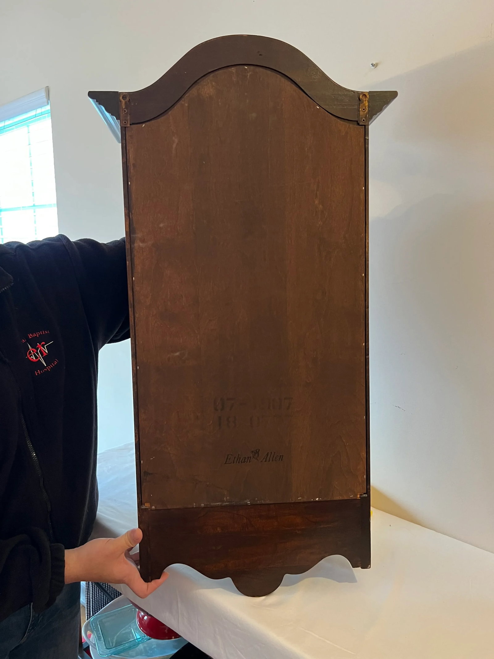 Late 20th Century Vintage Ethan Allen Wall Hanging Curio Display Cabinet With Interior and Open Top - 11