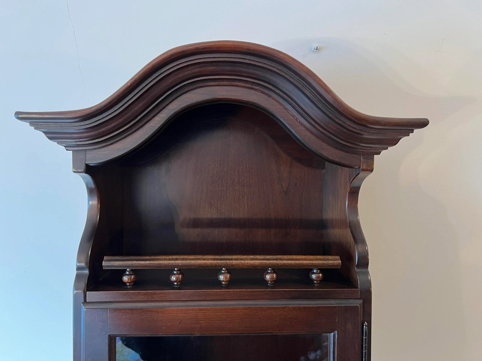 Late 20th Century Vintage Ethan Allen Wall Hanging Curio Display Cabinet With Interior and Open Top - 8