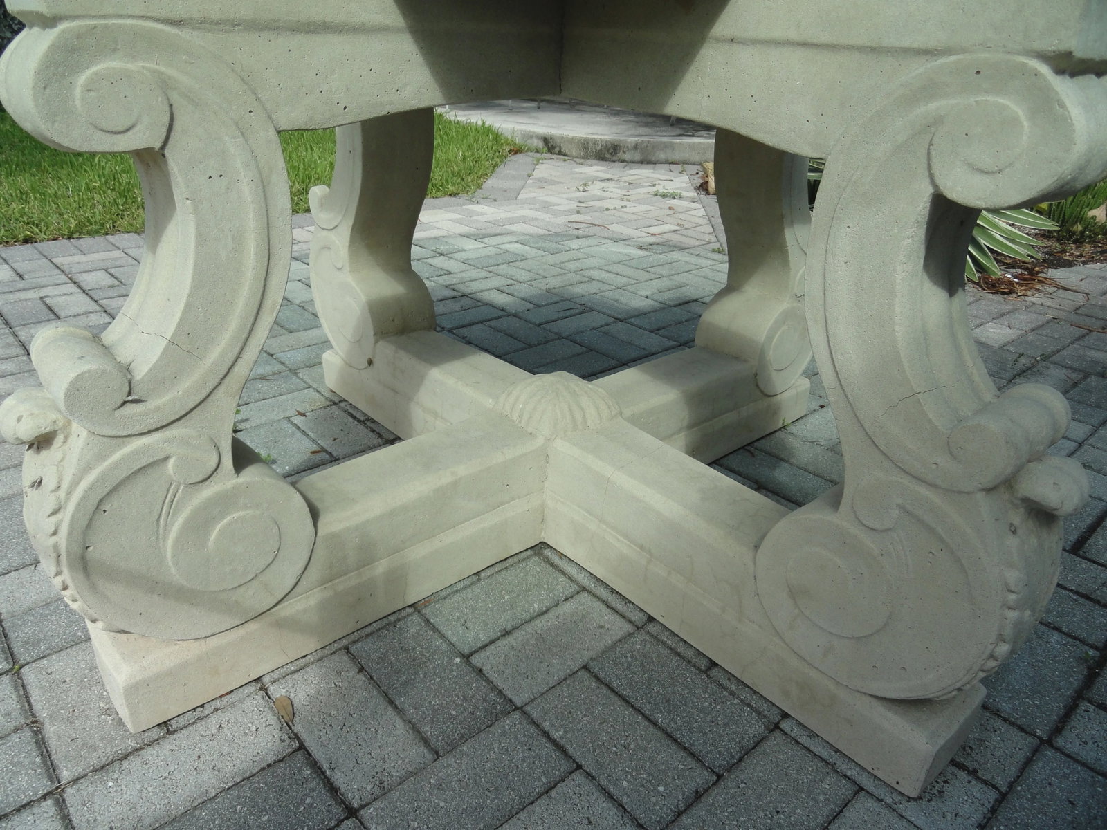 1980s Neoclassical Michael Taylor Four-Lyre Concrete Table Base - 5