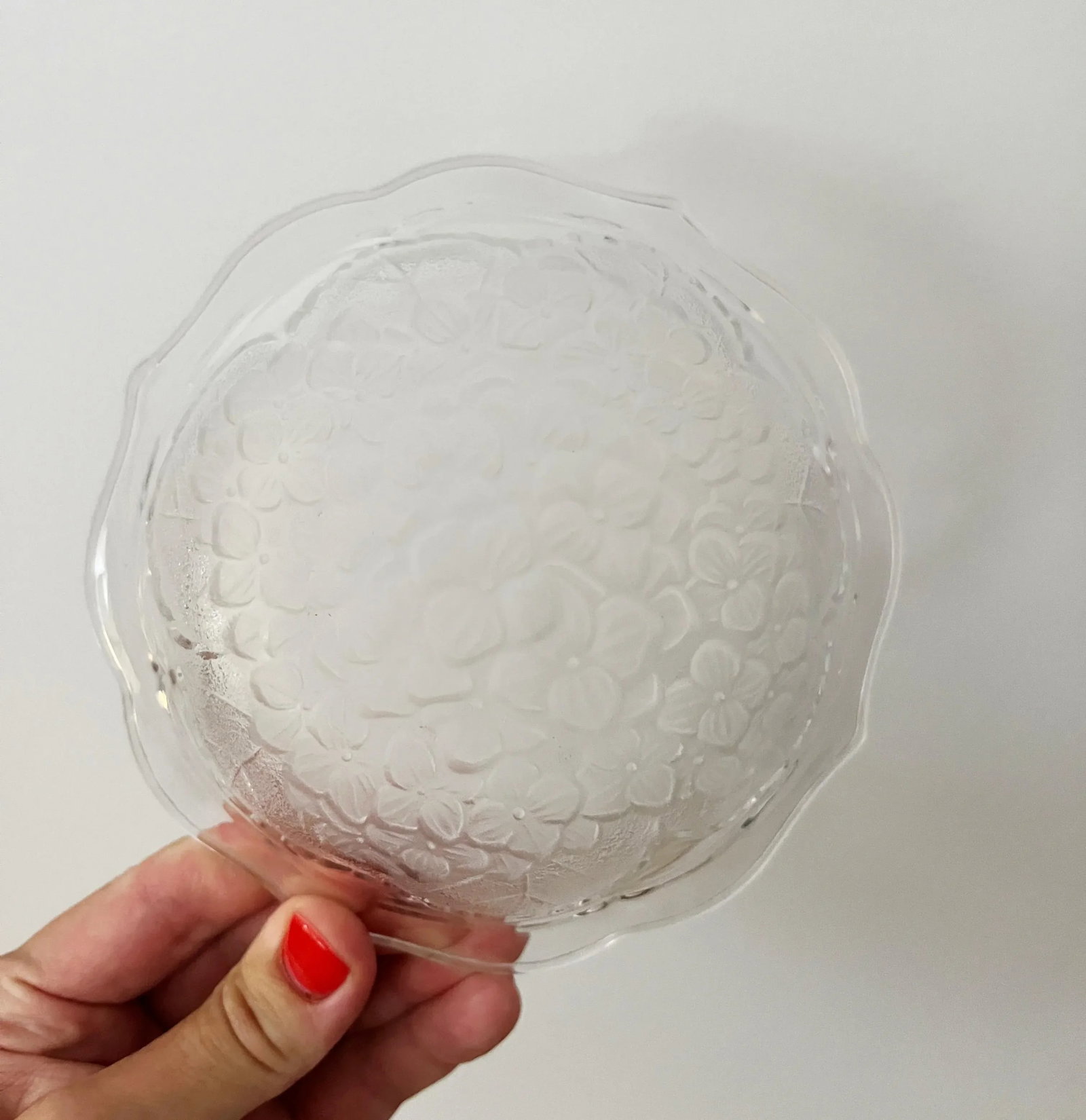 Vintage Mid-Century Modern Small Glass Floral Motif Bowls - Set of 3 - 4