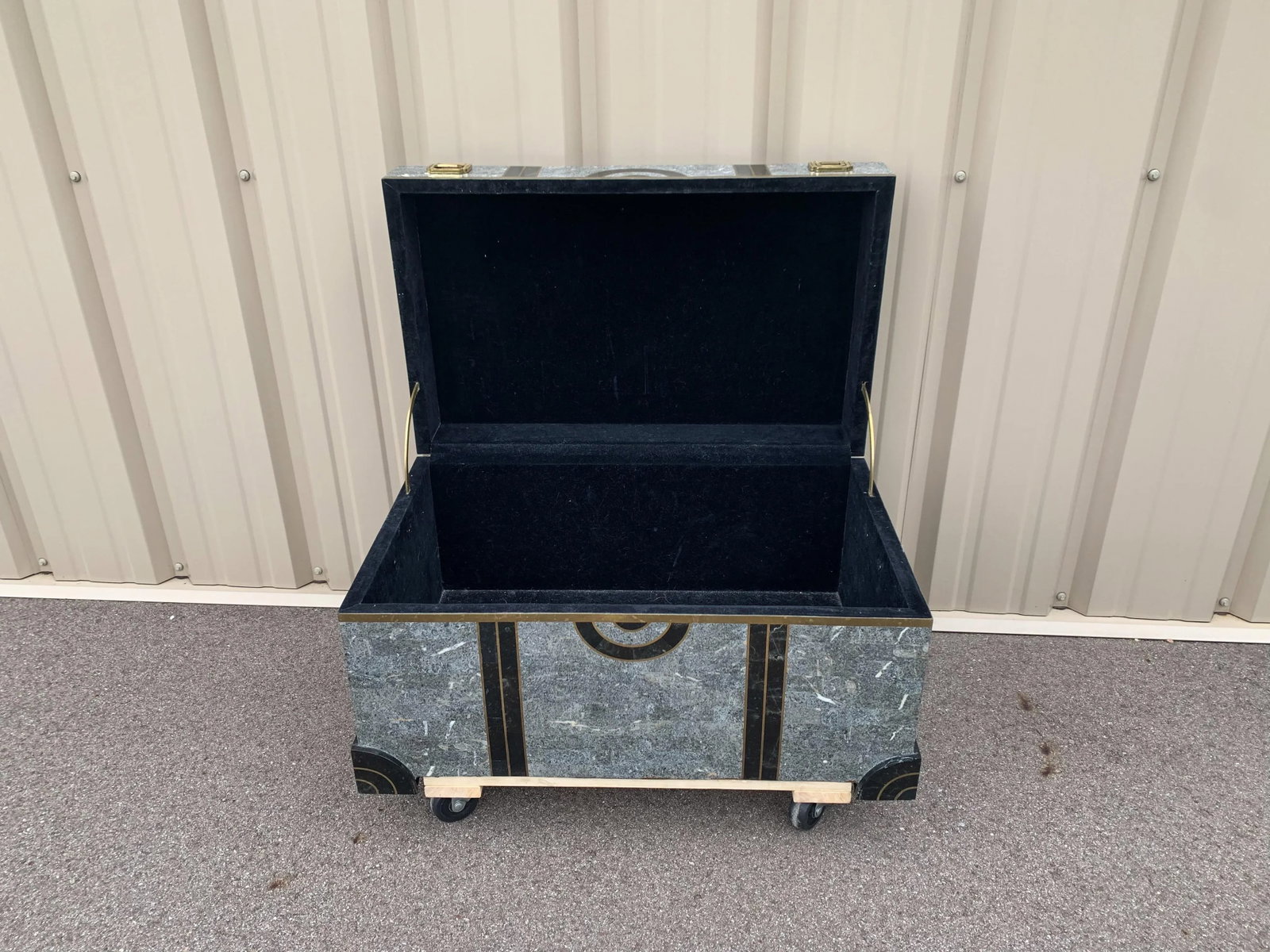 Vintage Maitland-Smith Tessellated Stone Marble With Brass Inlay Trunk Attributed to Robert Marcius - 11