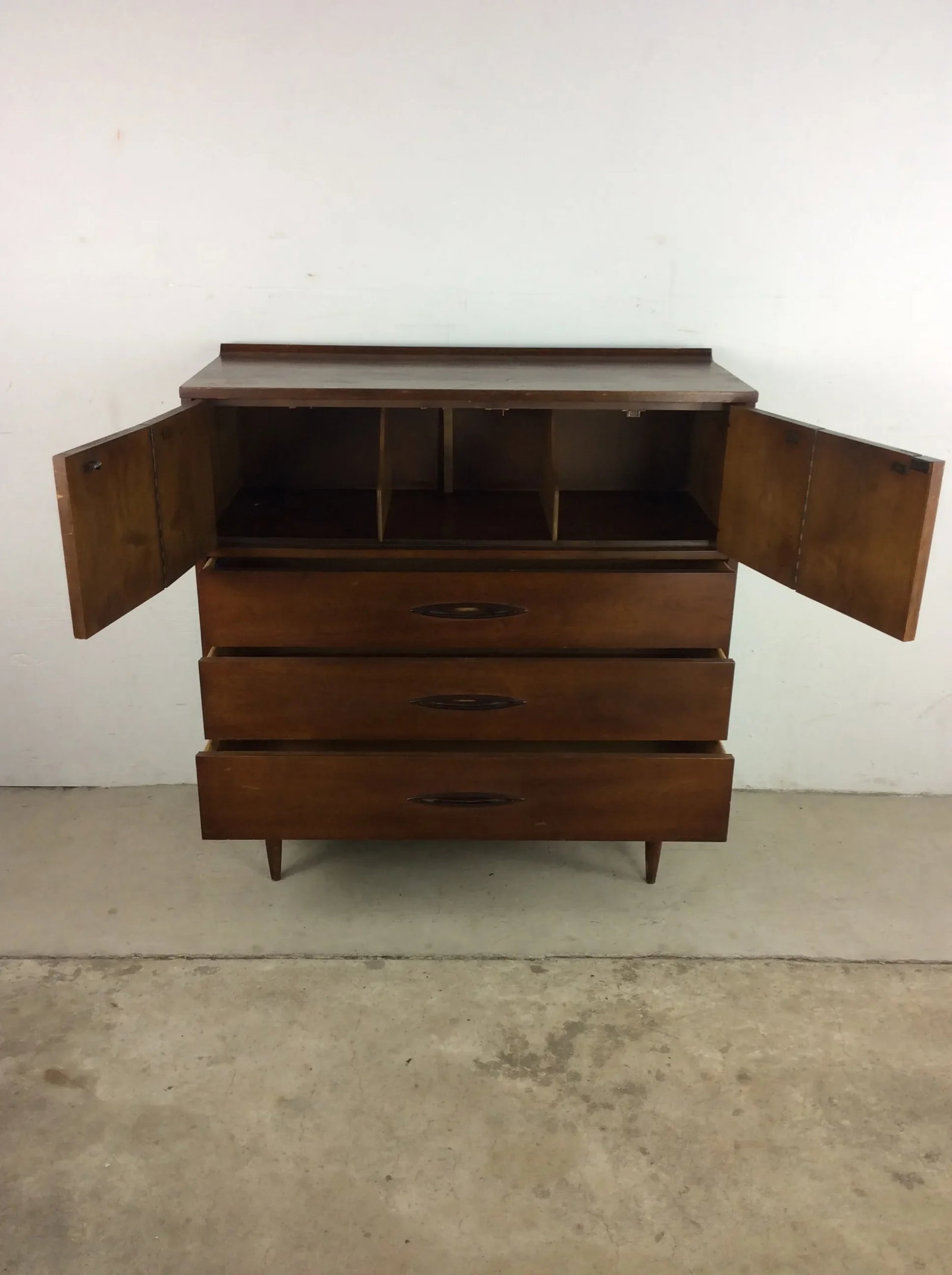 Mid Century Modern Broyhill Sculpture Highboy Dresser - 11