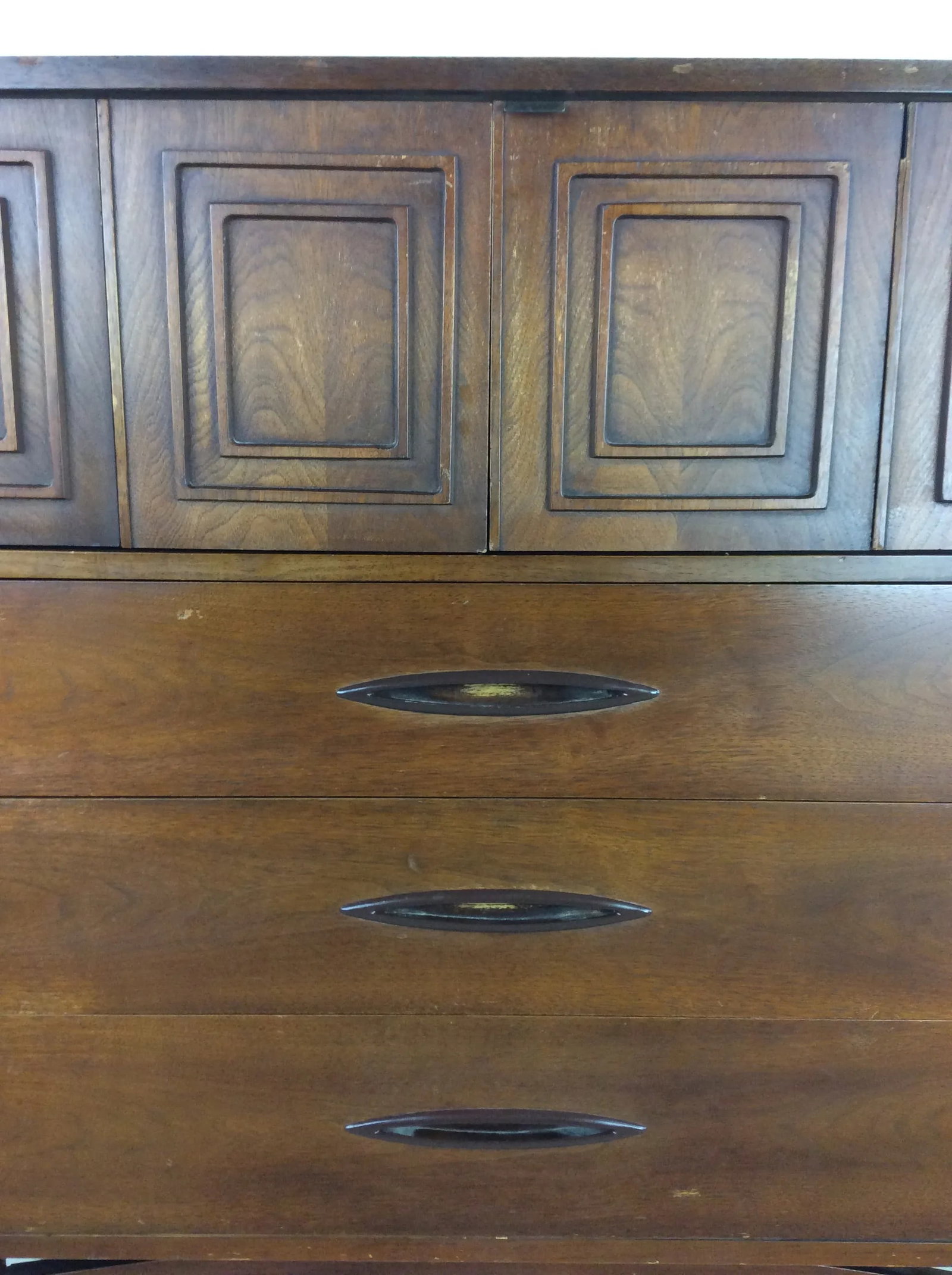 Mid Century Modern Broyhill Sculpture Highboy Dresser - 4