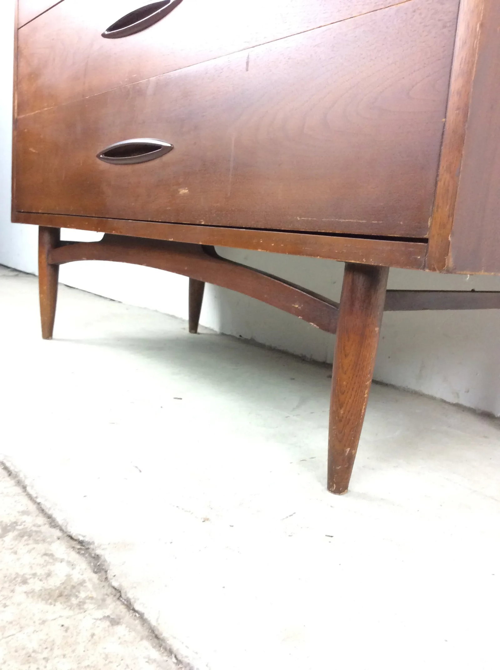 Mid Century Modern Broyhill Sculpture Highboy Dresser - 9