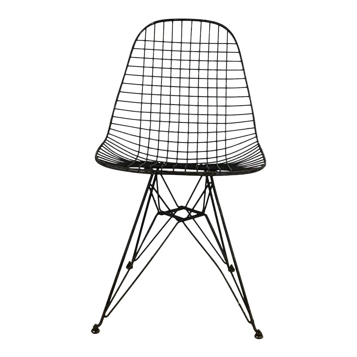 1960s Mid Century Modern Wire Eames Chair With Eiffel Base by Herman Miller: This mid century modern accent chair by Eames for Herman Miller features wire seat with original black paint and signature Eiffel style base. This is staple in any mid century modern collection.