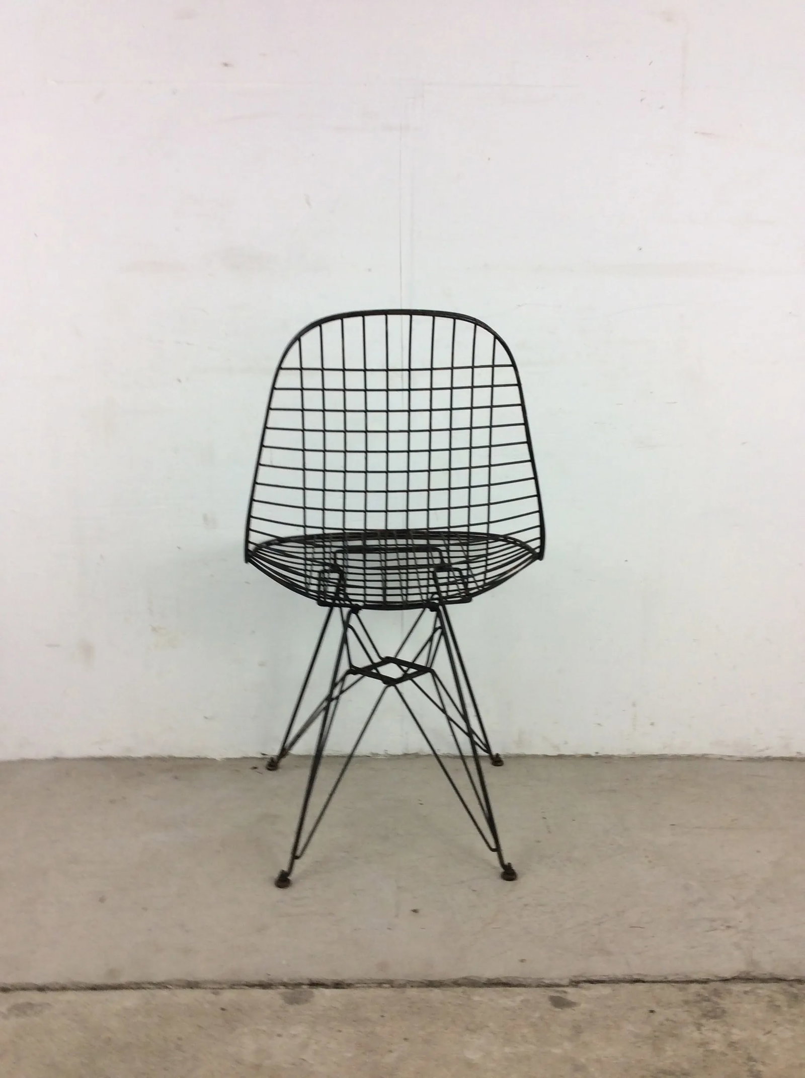 1960s Mid Century Modern Wire Eames Chair With Eiffel Base by Herman Miller - 4