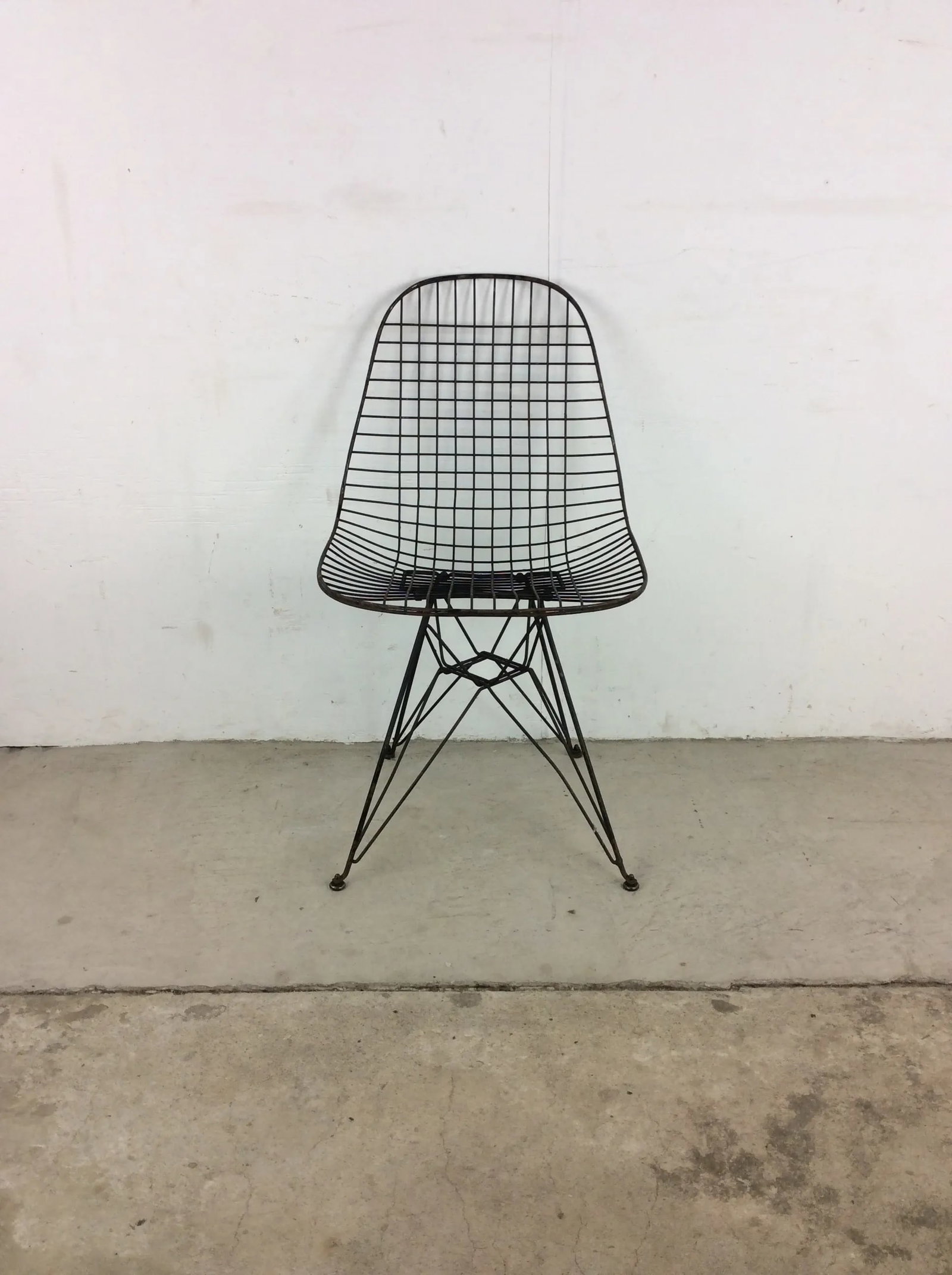 1960s Mid Century Modern Wire Eames Chair With Eiffel Base by Herman Miller - 6