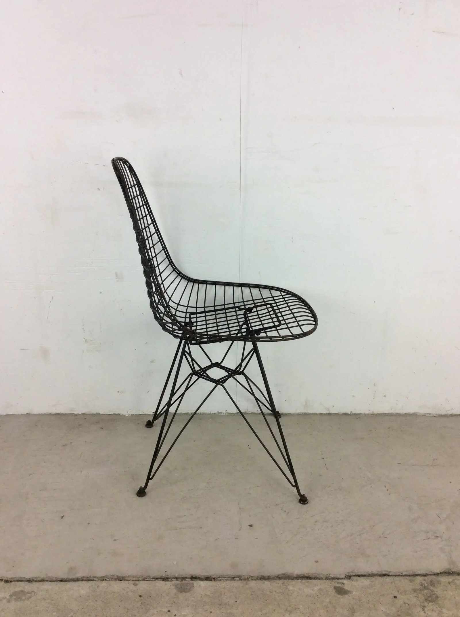 1960s Mid Century Modern Wire Eames Chair With Eiffel Base by Herman Miller - 8