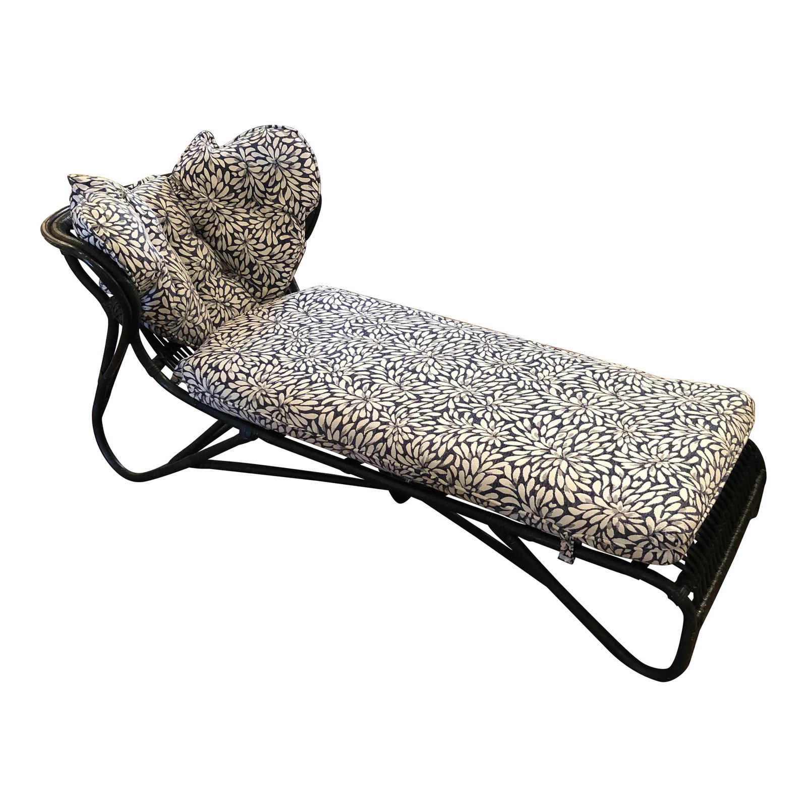 Antique Wicker Chaise Longue With New Cushions (1 of 11)