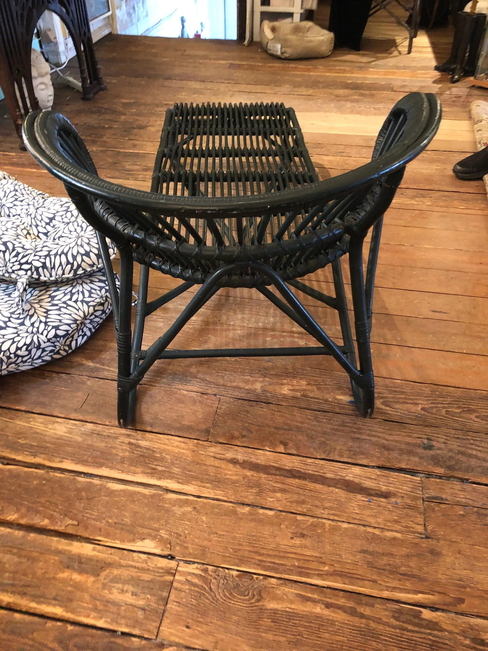 Antique Wicker Chaise Longue With New Cushions - 9