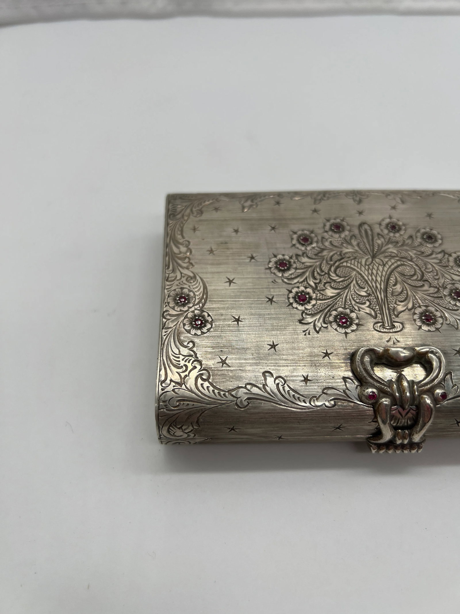 Antique Italian 800 Hand Chased Silver & Ruby Inset Minaudiere Vanity Case - 7