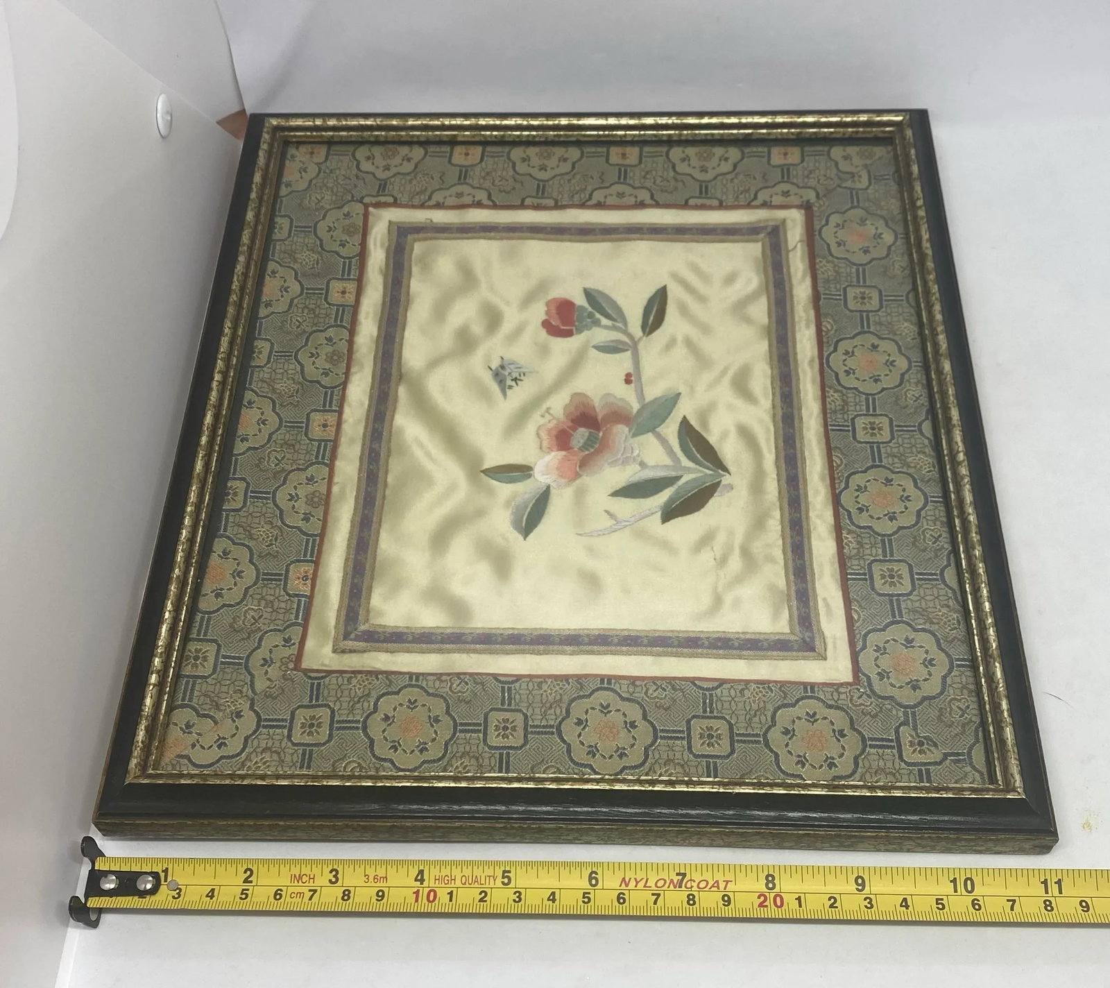 Vintage Japanese Framed Silk Embroidered Panel With a Floating Butterfly Approaching a Flower Surrou - 10