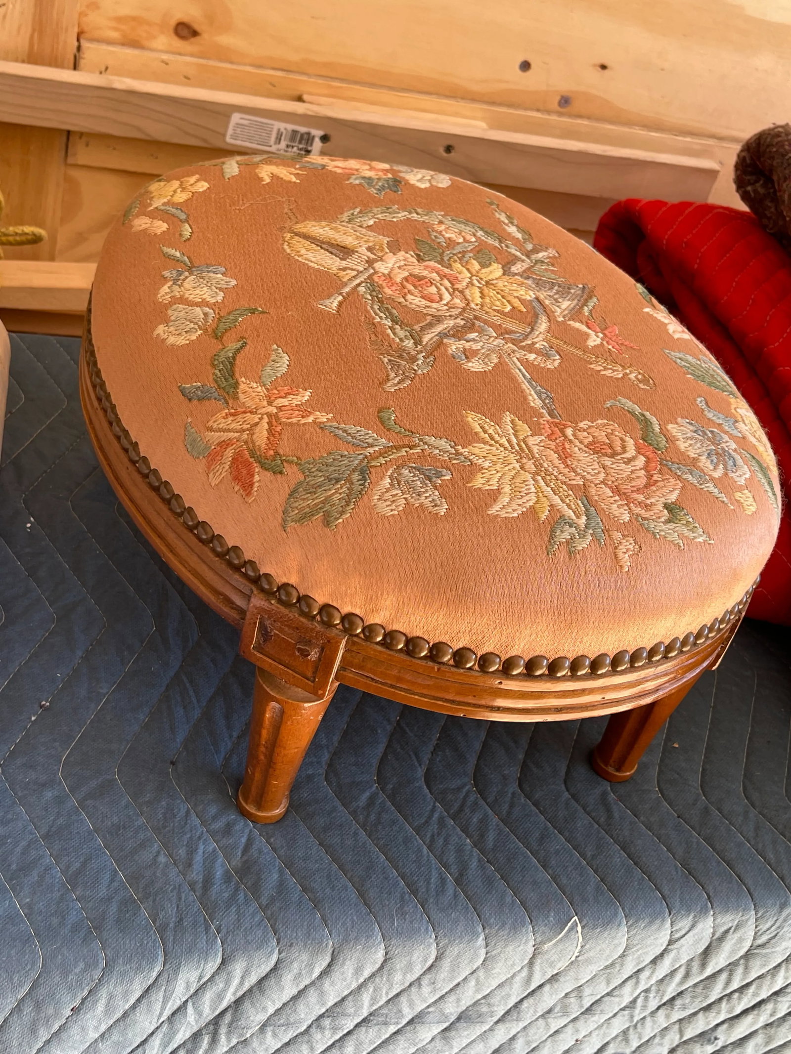 Pair of French Louis XVI Early 20th Century Foot Stools - 9
