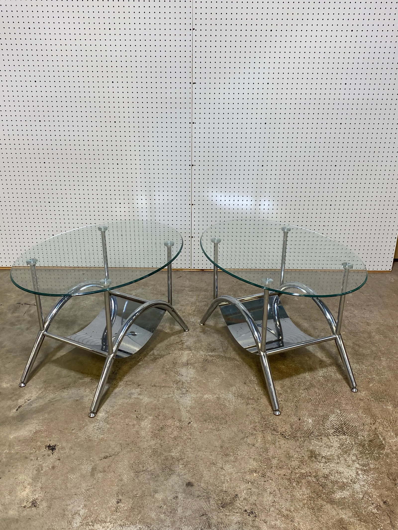 Mid 20th Century Mid Century Modern Chrome and Oval Glass Top Side Tables - a Pair - 5