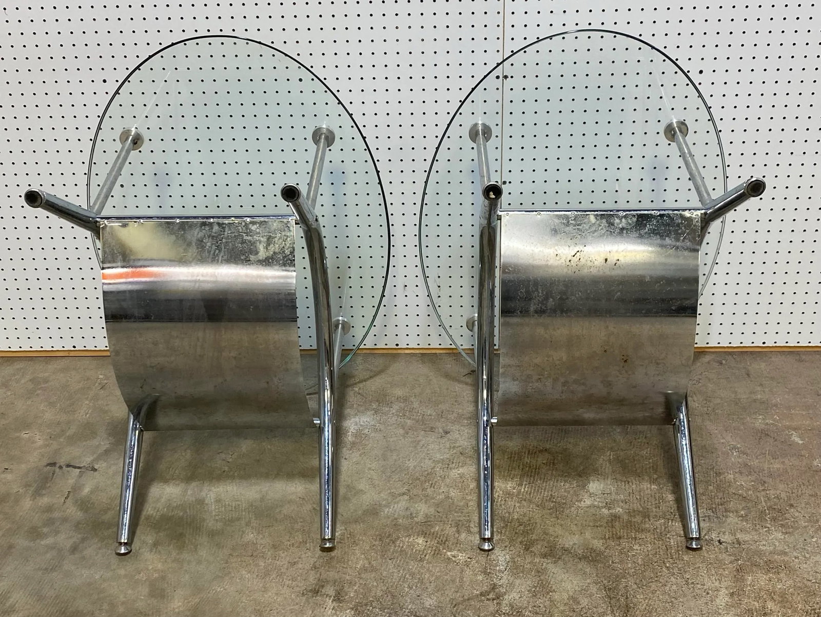 Mid 20th Century Mid Century Modern Chrome and Oval Glass Top Side Tables - a Pair - 9