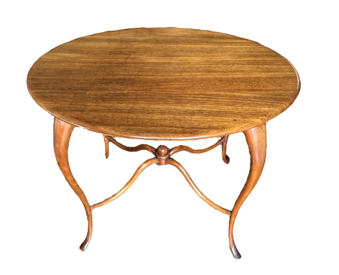 Late 19th Century Oak Oval Accent, Side, Entry, Hall or Tea Table With Cabriole Legs and Ornate Stre - 2