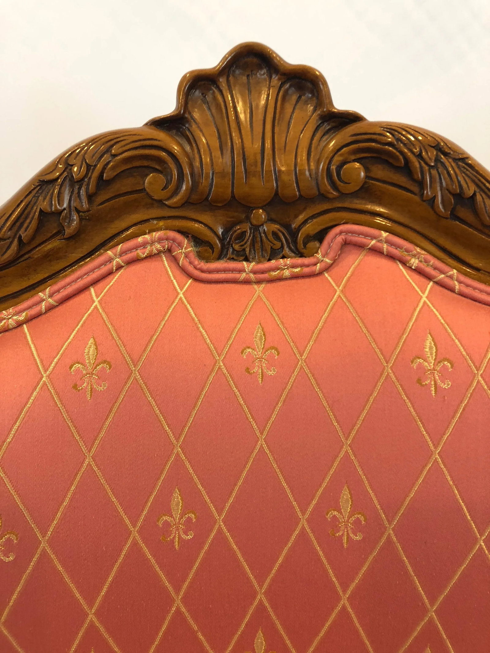 1980s Vintage Regal Louis XVI Style Girard Emilia Hand Carved Italian Armchair - 10