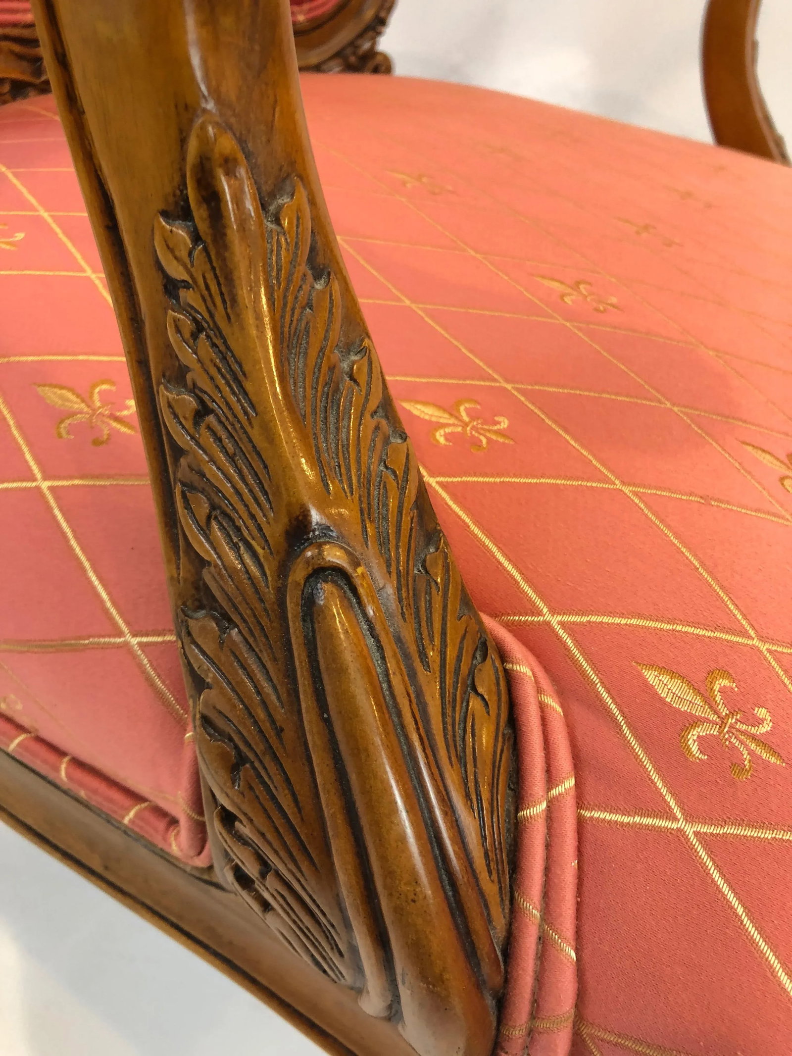 1980s Vintage Regal Louis XVI Style Girard Emilia Hand Carved Italian Armchair - 11