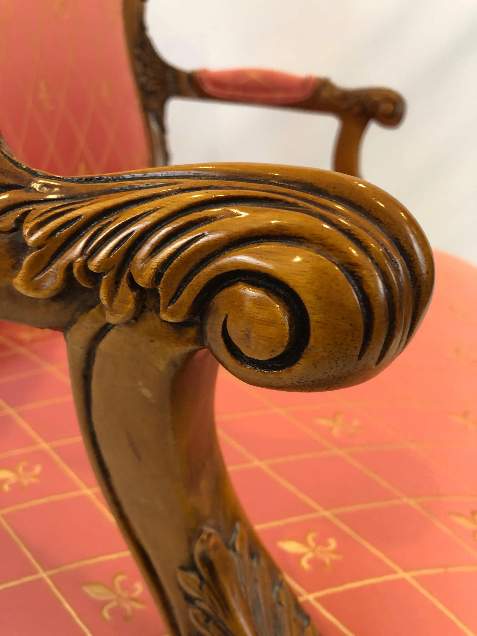 1980s Vintage Regal Louis XVI Style Girard Emilia Hand Carved Italian Armchair - 6