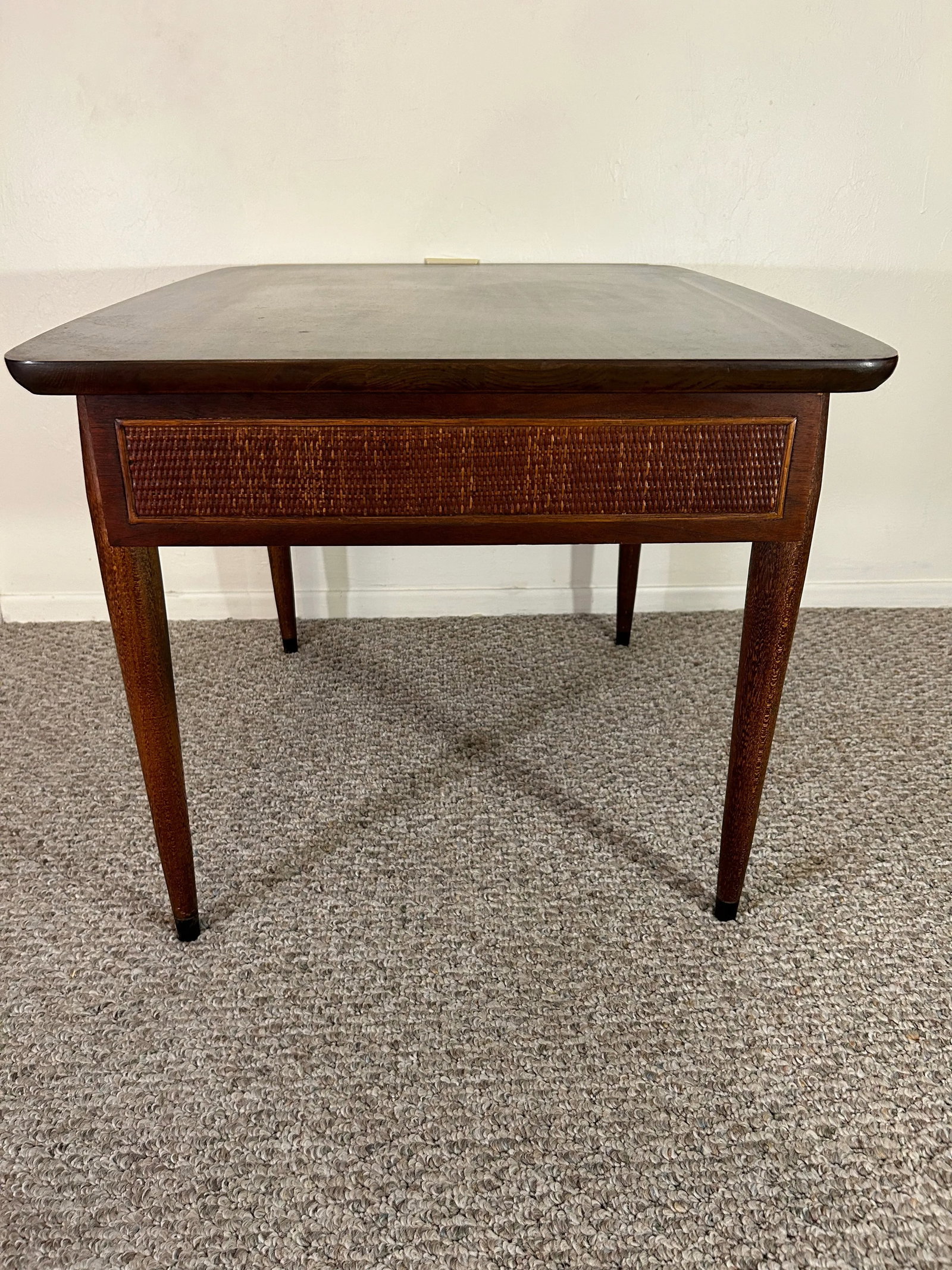 1960s Vintage American of Martinsville Walnut Side Table - 2