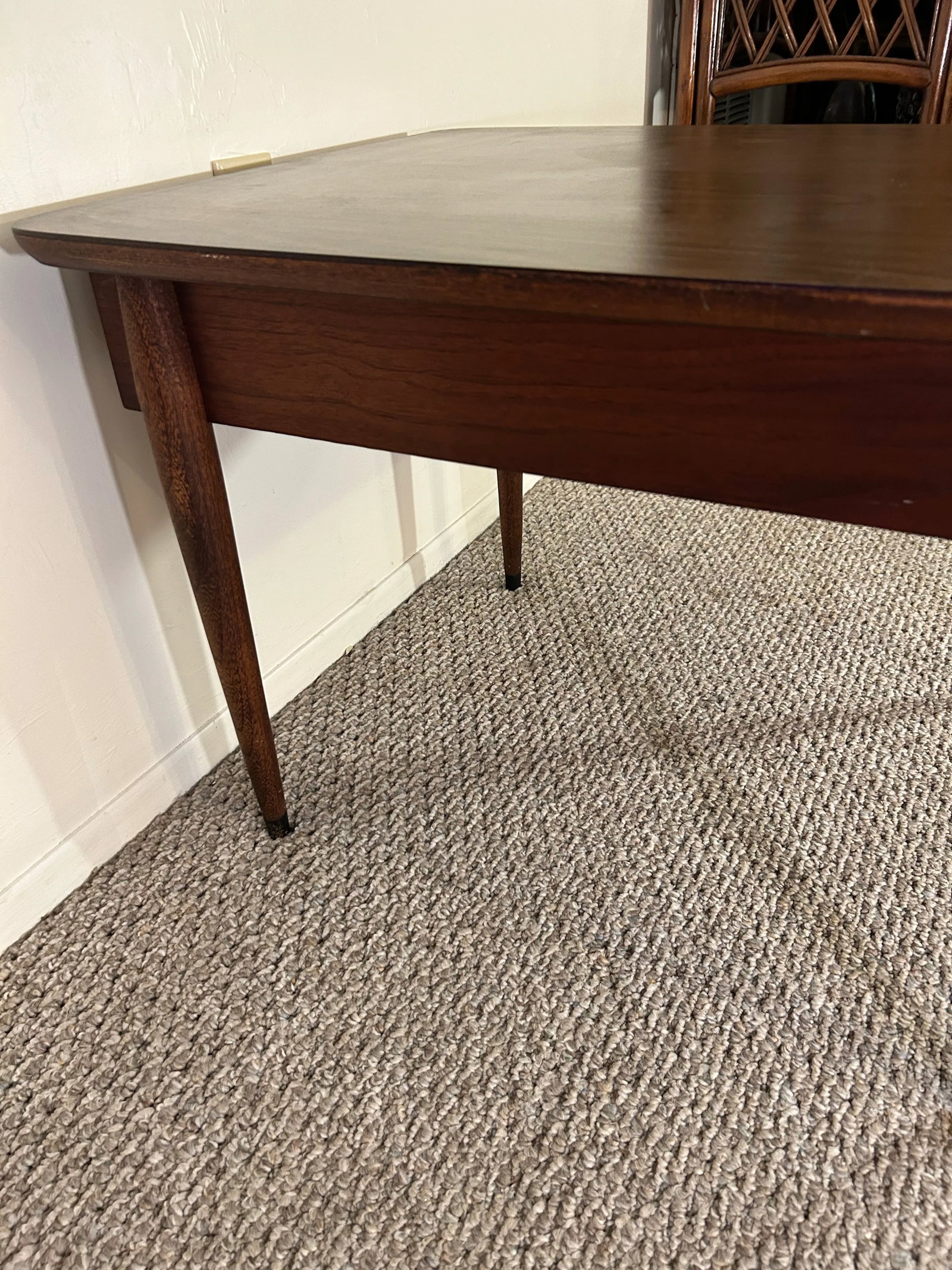 1960s Vintage American of Martinsville Walnut Side Table - 5