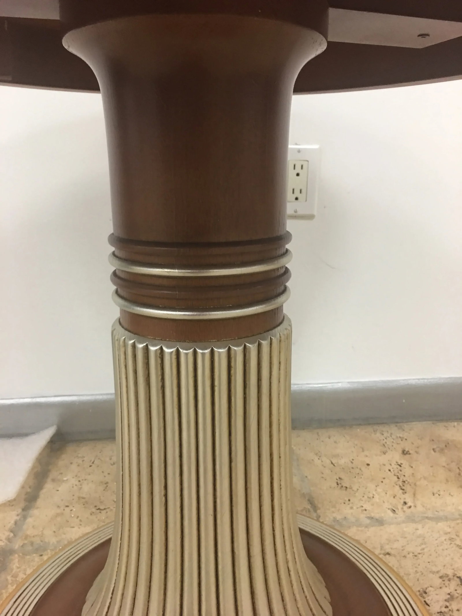 100% Made in Italy by Caspani Tino . Walnut Wood Side Table - 4