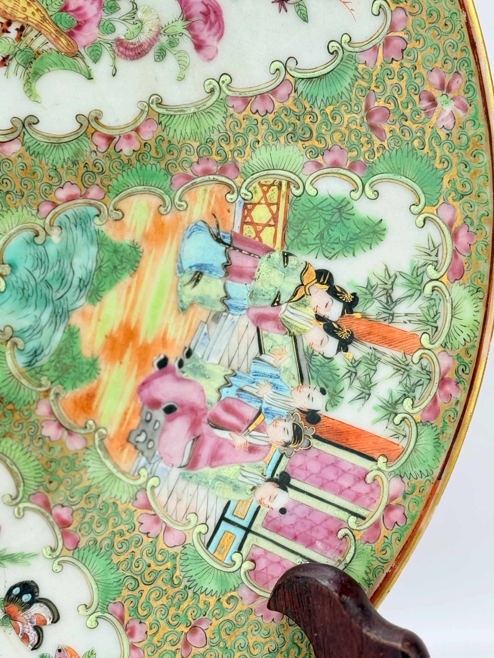 19th Century, Chinese Rose Medallion Porcelain Platter 13.5" - 5