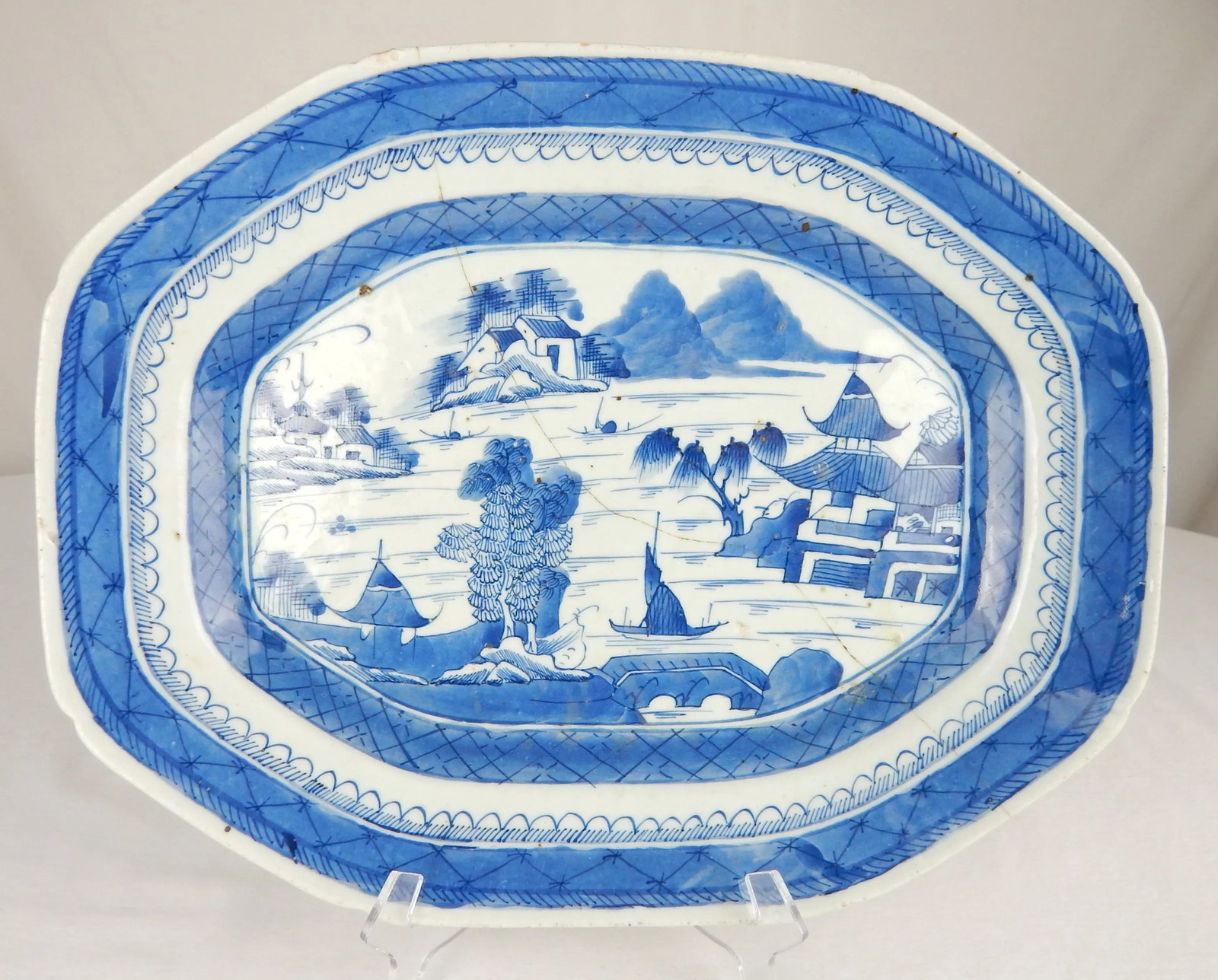 Late 18th - Early 19th Century Canton Platter With Old Staple Repairs - 2