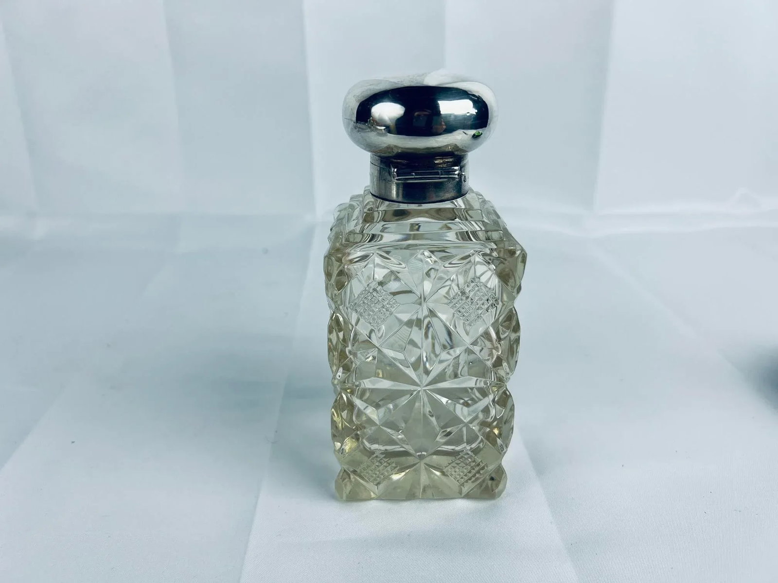 English Sterling Silver & Cut Glass Vanity Jar, Early 20th Century - 5