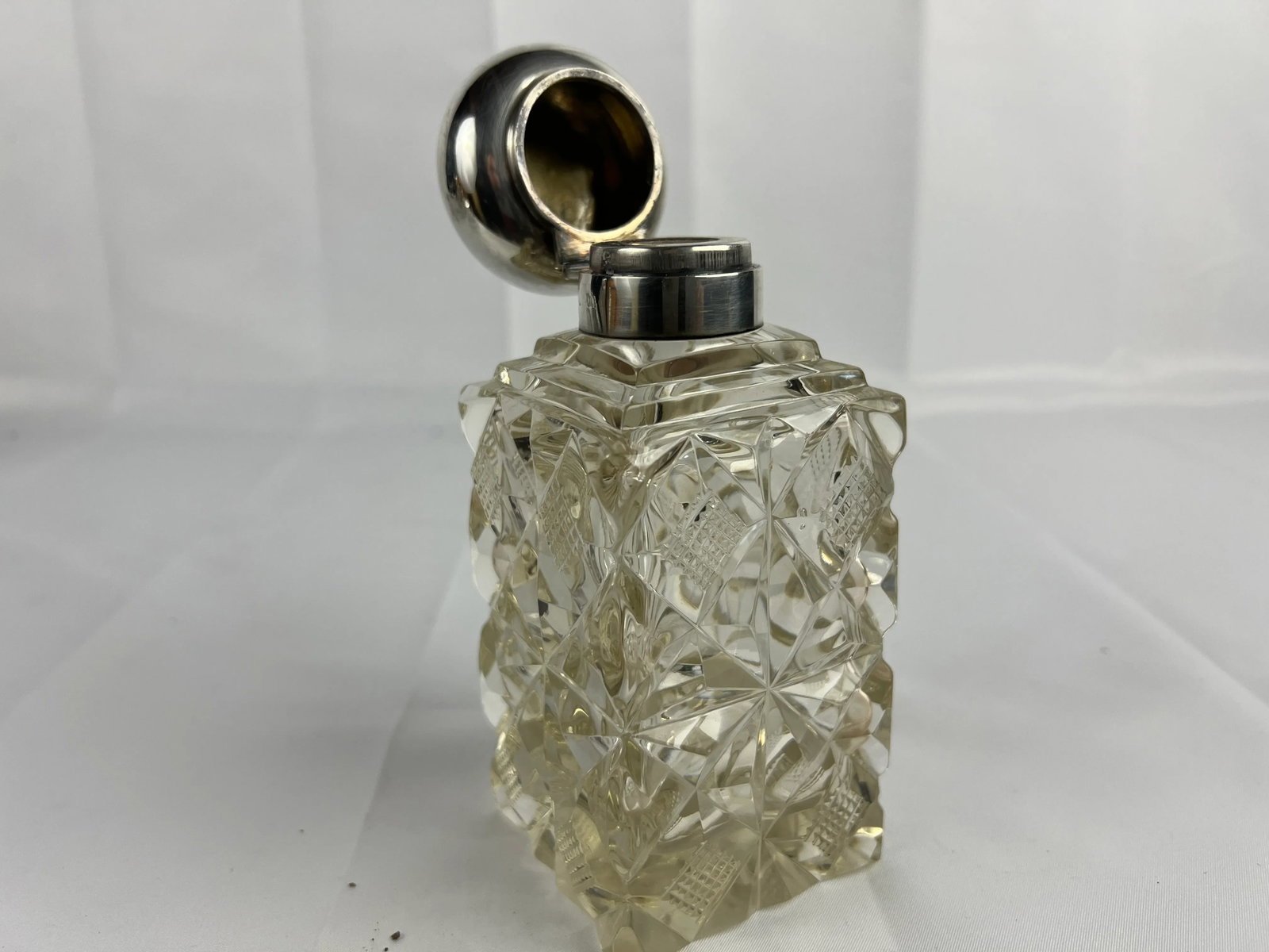 English Sterling Silver & Cut Glass Vanity Jar, Early 20th Century - 8
