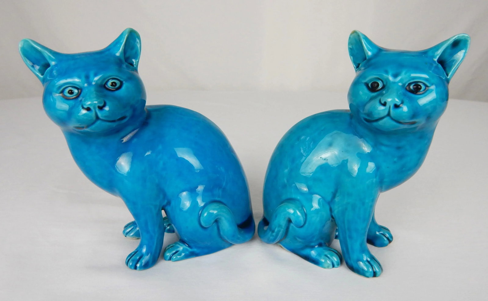 Early 20th Century Chinese Export Turquoise Blue Cat Figures, a Pair - 10