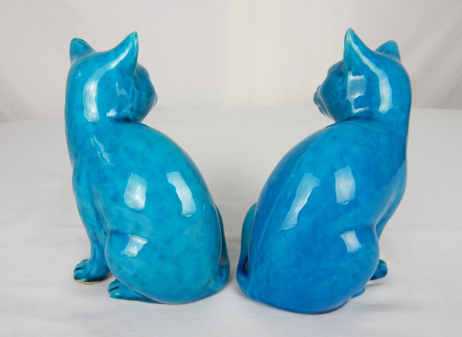 Early 20th Century Chinese Export Turquoise Blue Cat Figures, a Pair - 6