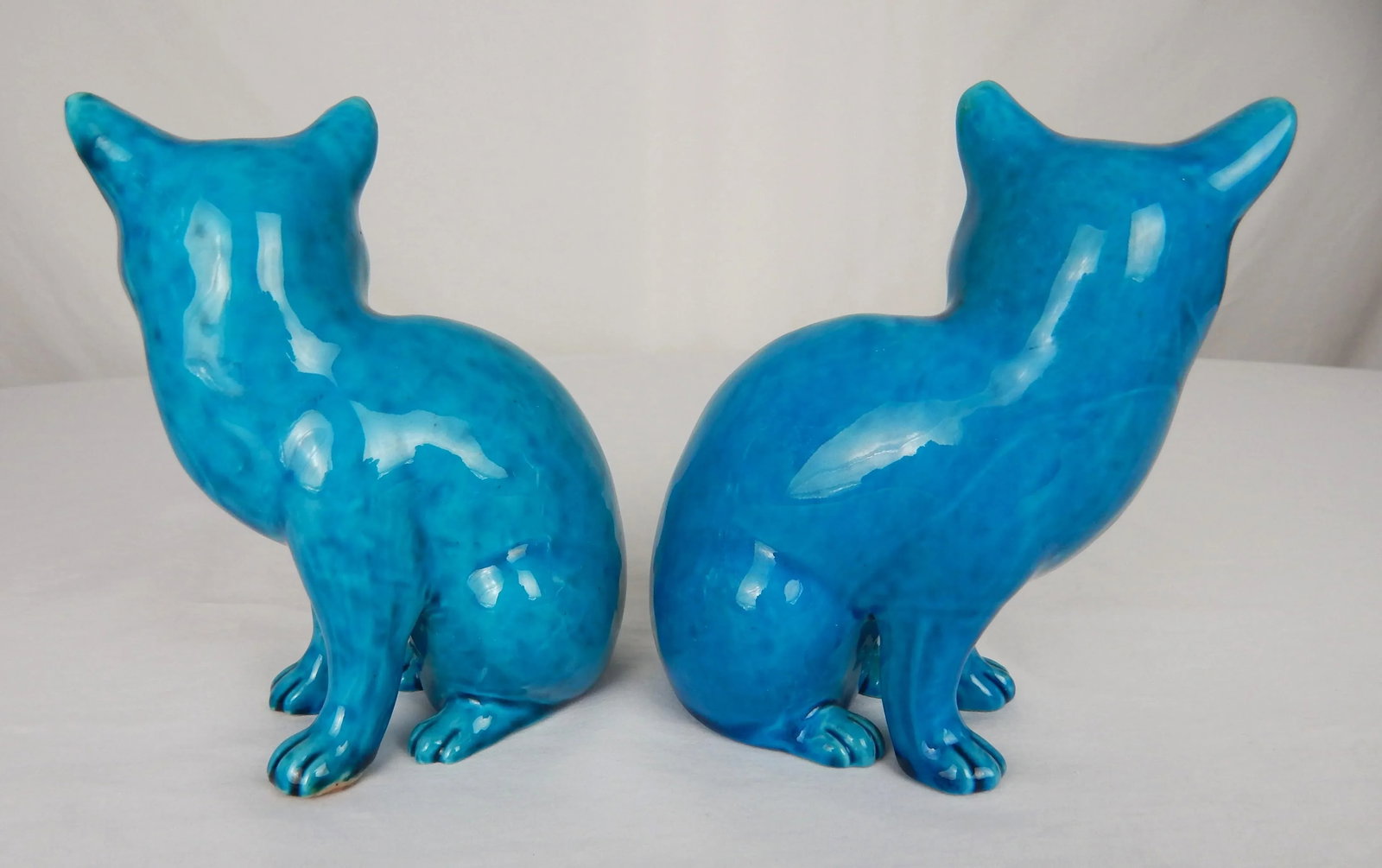 Early 20th Century Chinese Export Turquoise Blue Cat Figures, a Pair - 7