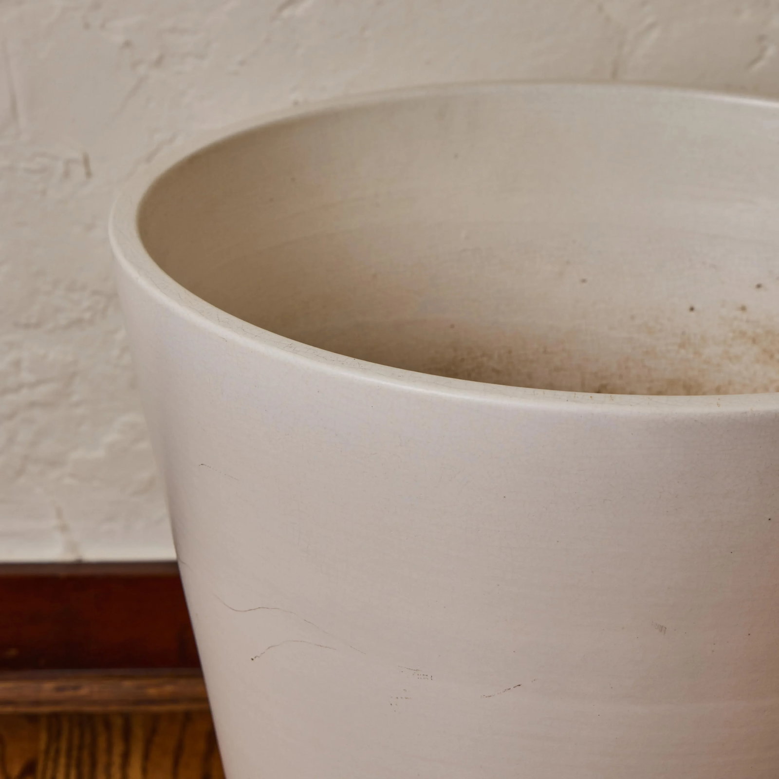 1970s White Conical Gainey Planters in the Manner of LaGardo Tackett - Set of 3 - 6
