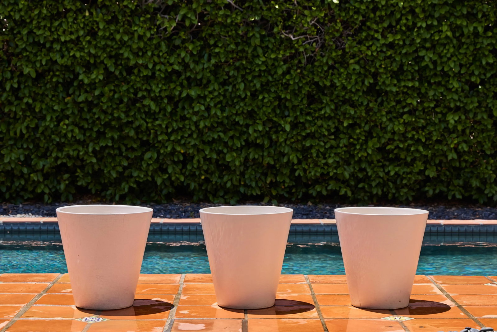 1970s White Conical Gainey Planters in the Manner of LaGardo Tackett - Set of 3 - 7