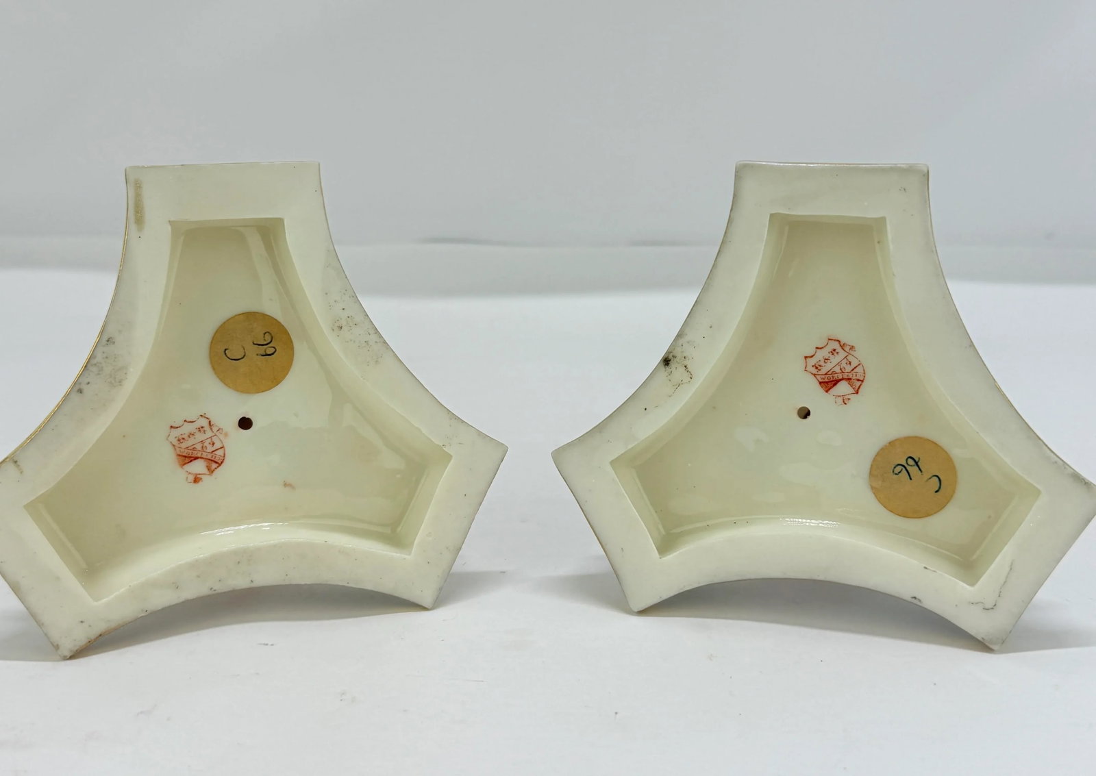 Kerr & Binns Worcester Porcelain Egyptian Revival Candlesticks, Circa 1852-1862 - 2