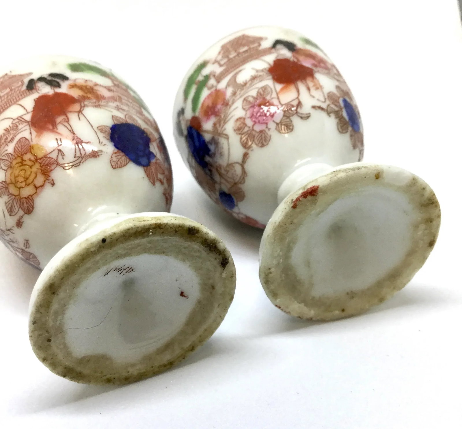 Late 19th Century Polychrome Japanese Meiji Period Kutani Sake Cups a - a Pair - 4