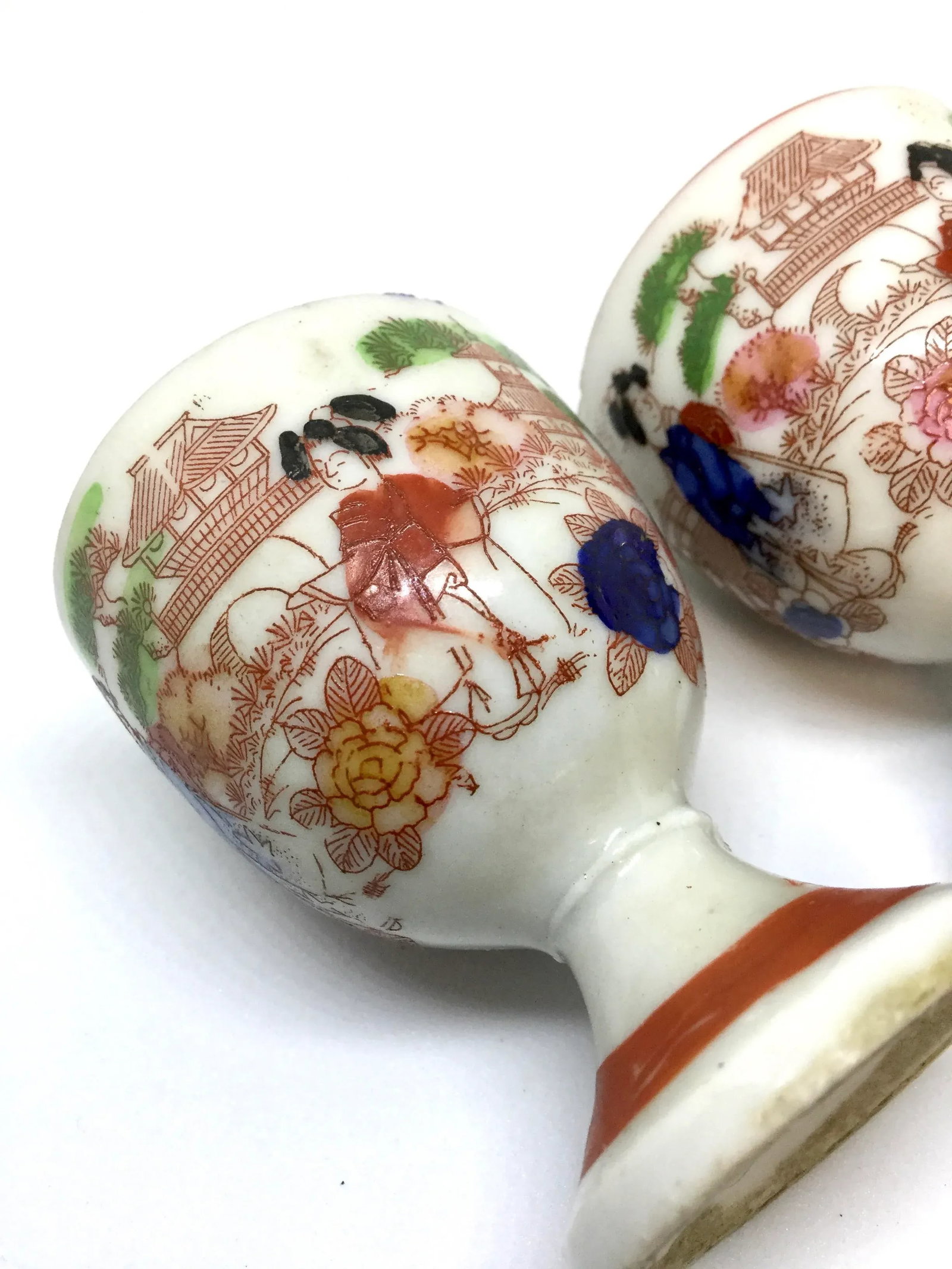 Late 19th Century Polychrome Japanese Meiji Period Kutani Sake Cups a - a Pair - 5