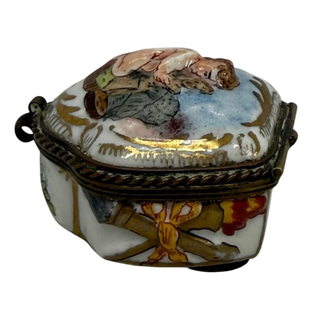 Late 19th Century Capodimonte Porcelain Hand-Painted Pentagon Shape Trinket Box - 3