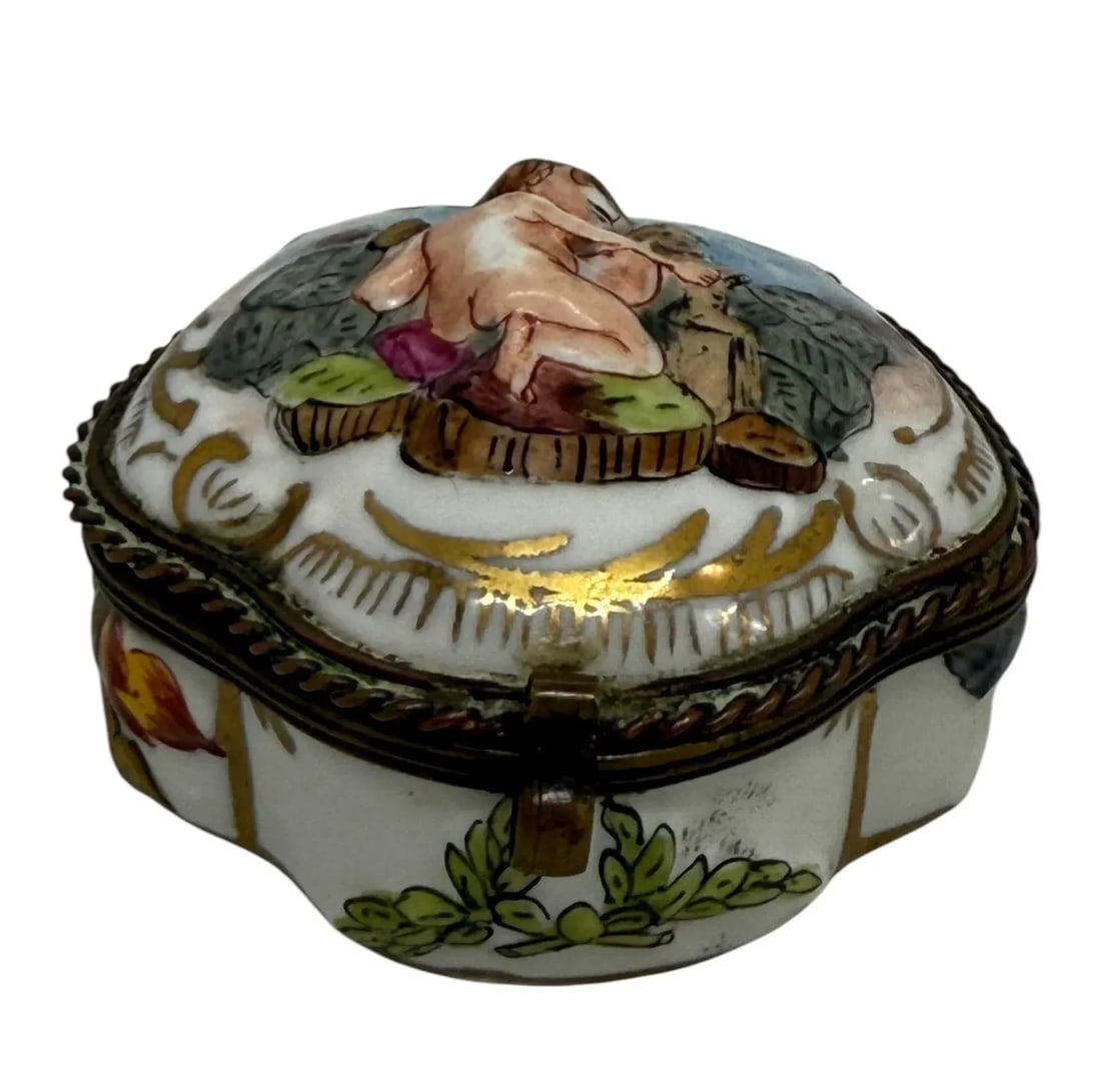 Late 19th Century Capodimonte Porcelain Hand-Painted Pentagon Shape Trinket Box - 4