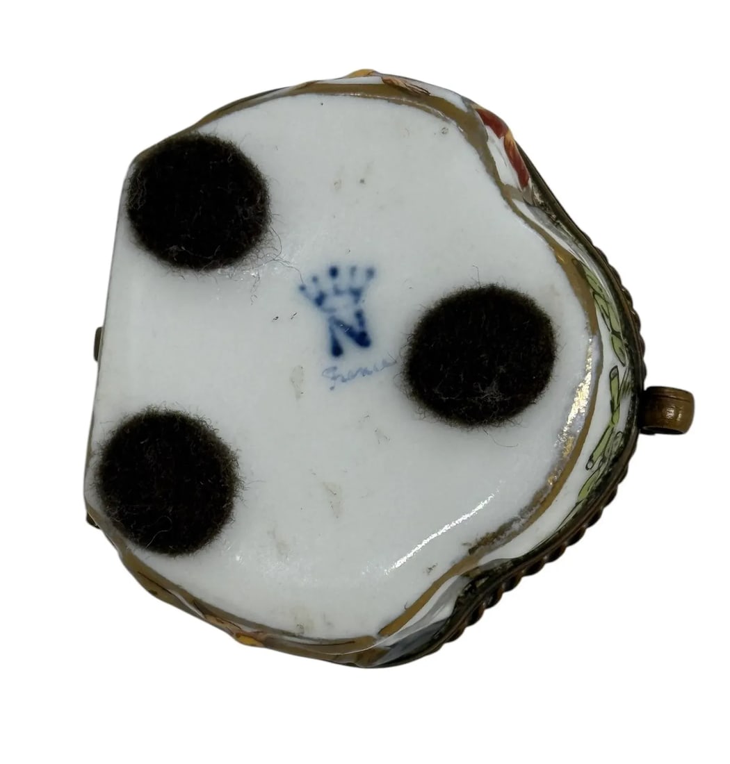 Late 19th Century Capodimonte Porcelain Hand-Painted Pentagon Shape Trinket Box - 8